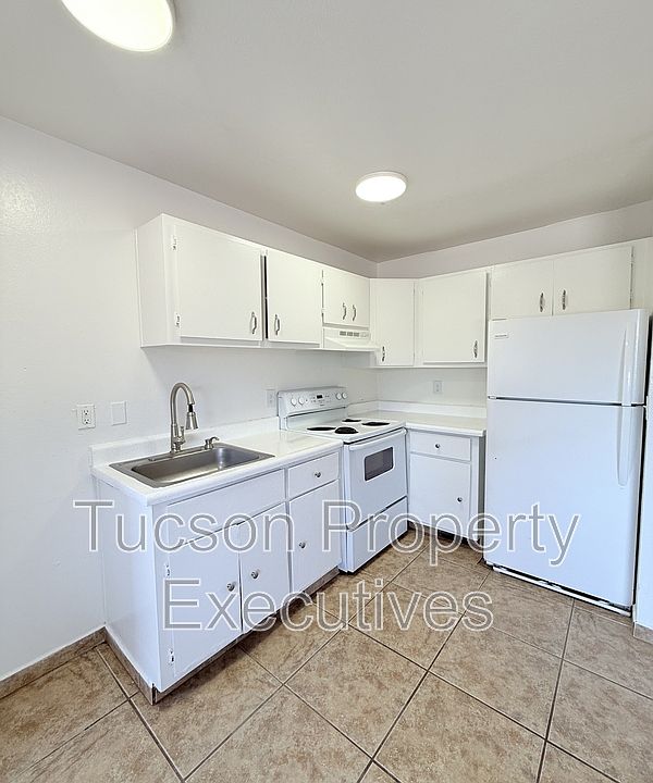 1st image of 3810 E Monte Vista Dr APT 106
