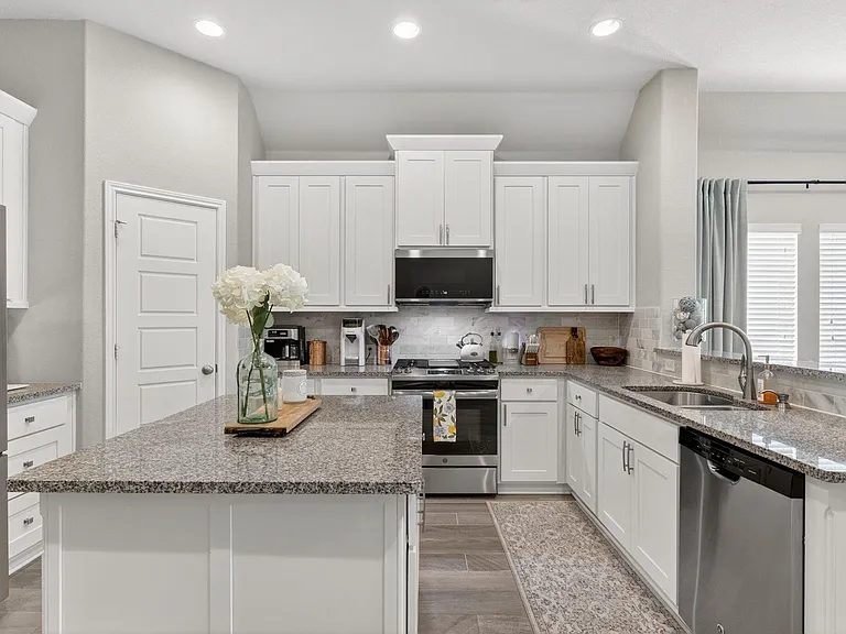 209 Lacey Oak Loop — Photo 14
