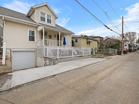 2nd image of 1910 Maplewood Pl