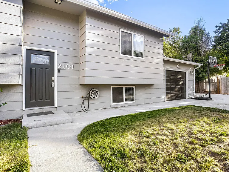 2101 Wedgewood Ct — Photo 11