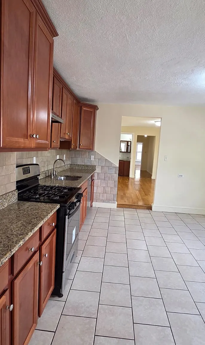 2 bed, 1462 sqft, $3,200 — Photo 3