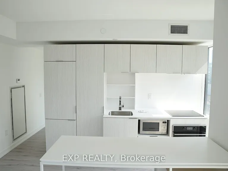 77 Shuter St #1813 — Photo 5