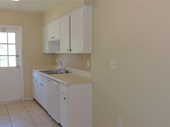 5th image of 4000 9th Ave N APT A