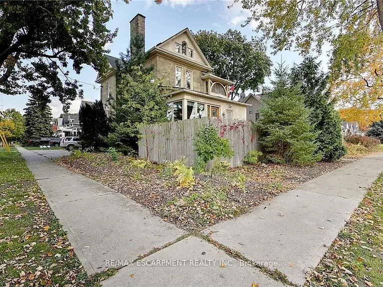 122 Forsyth St E #1 — Photo 6