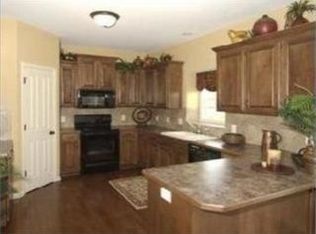 10100 N Lane Dr, Kansas City, MO 64157
