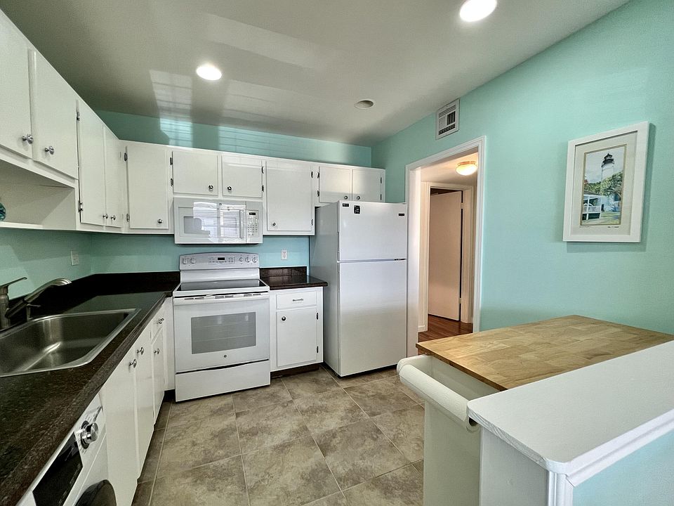 1st image of 191 Stratford N