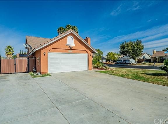 3rd image of 25220 Vanessa Ct