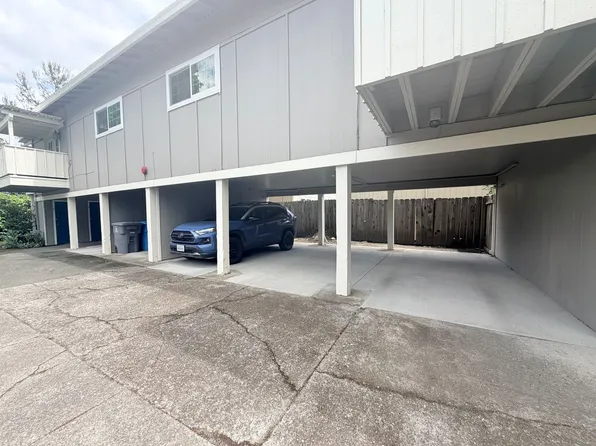 92 Hendley St, Santa Rosa, CA 95404
