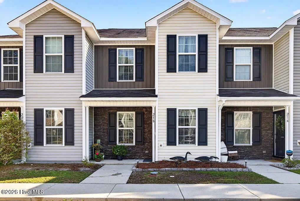2 bed, 2.5 bath, 1084 sqft, $1,495 — Photo 1