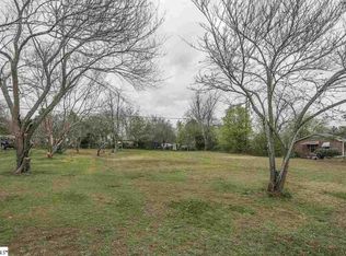 16 Randall St, Williamston, SC 29697