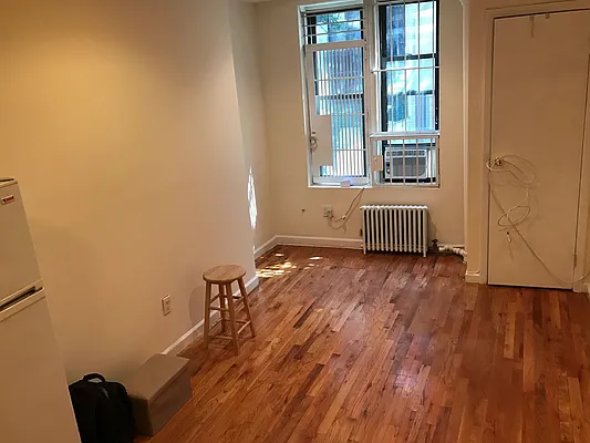 Rented by Easy Rental LLC | media 25