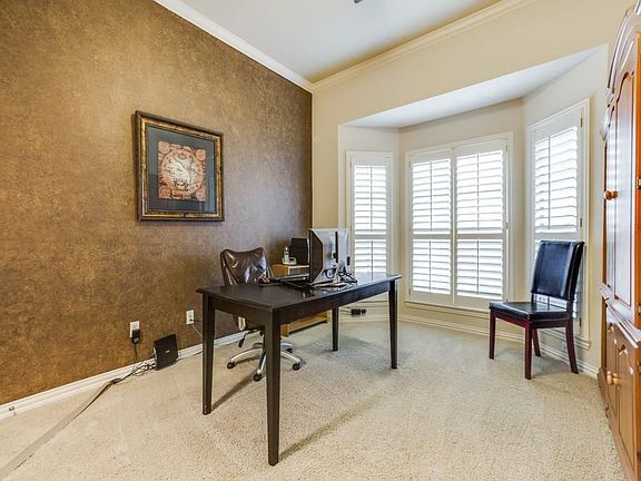 5th image of 309 Greenfield Dr