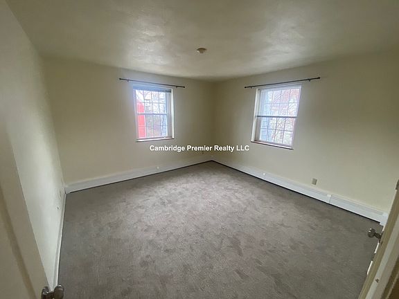 4th image of 148 Sycamore St #10