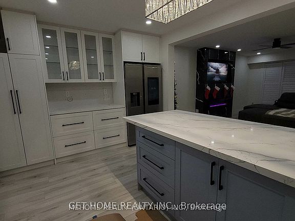 3rd image of 7 Merrydrew Ct