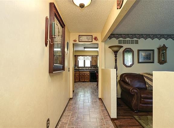 4th image of 807 Hines Ave