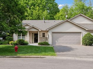 10862 Woodland Dr, Chisago City, MN 55013