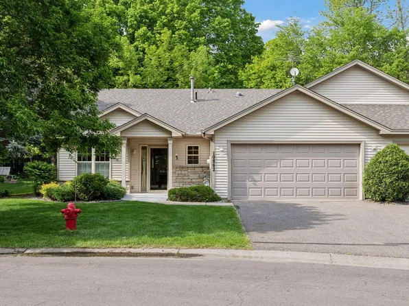 10862 Woodland Dr, Chisago City, MN 55013