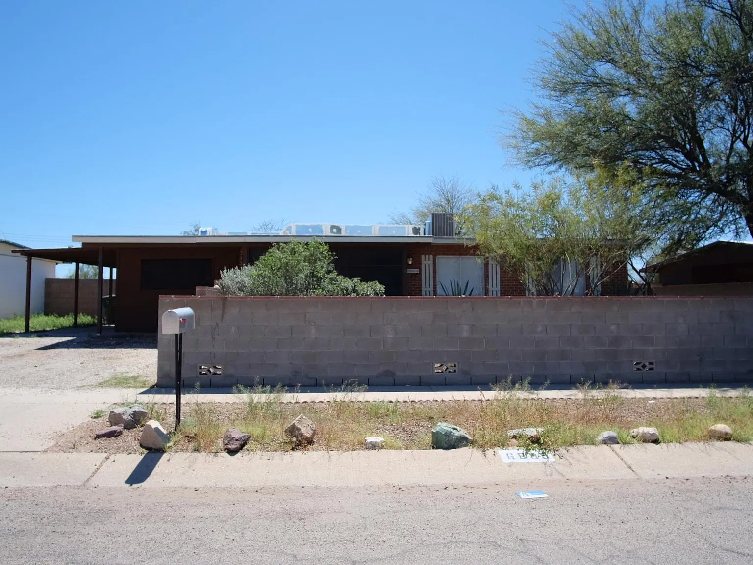 4 bed, 1.5 bath, 1800 sqft, $1,750 — Photo 2