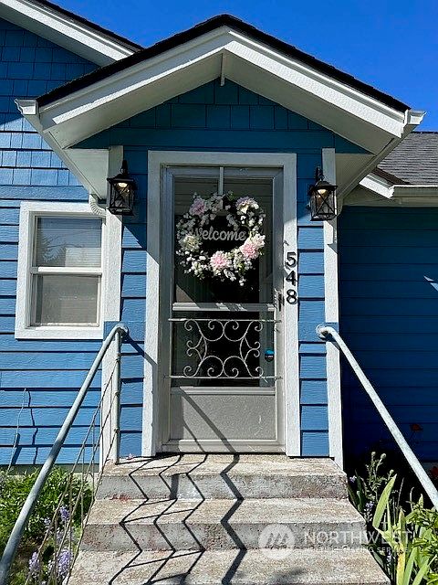 1st image of 548 5th Avenue W