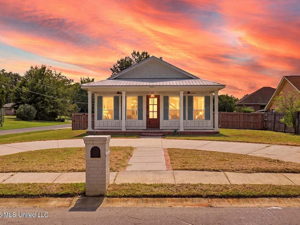 1023 Nancy Pl