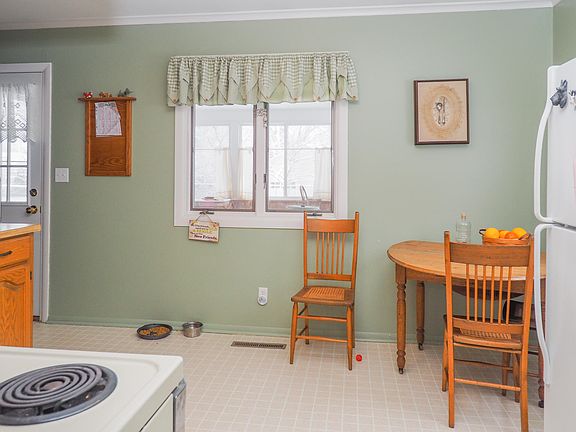 5th image of 510 Allcott St