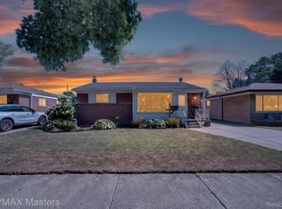 21721 Champaign St, Taylor, MI 48180
