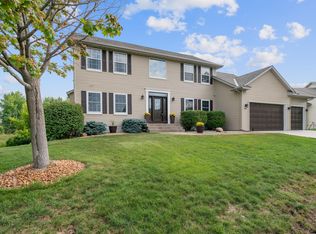 9696 Vagabond Ln N, Maple Grove, MN 55311