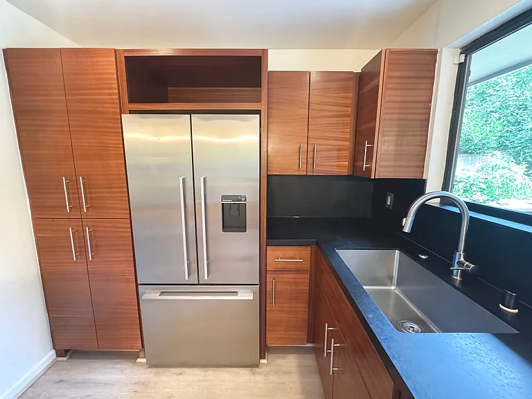 Main Kitchen (Upstairs)