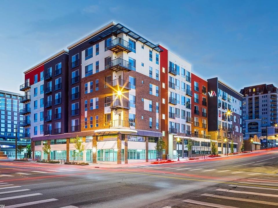 1st image of 828 N Broadway APT 616