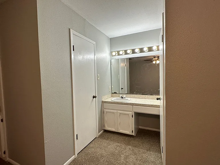 2733 Silverspur Dr — Photo 8