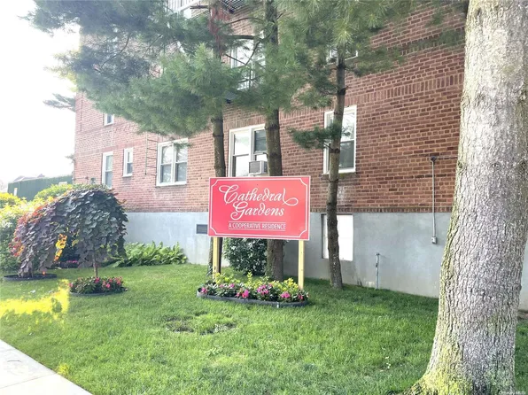 22 Mulford Place #4E, Hempstead, NY 11550