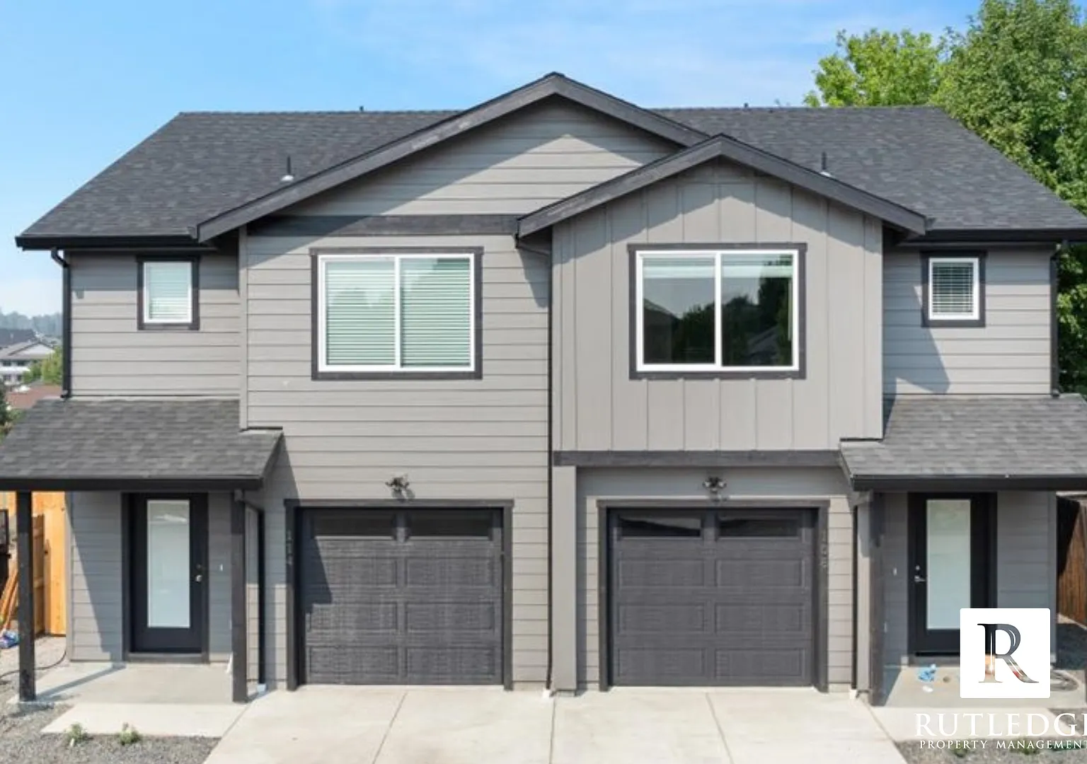 Gorgeous! Brand New 3 Bedroom Townhome in Eagle Point — Photo 2
