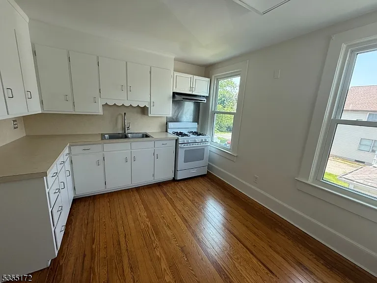 19 E Hanover Ave — Photo 29