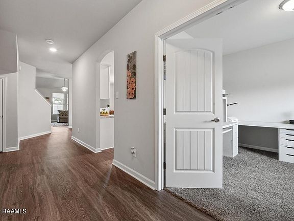 3rd image of 207 Saddle Crest Dr