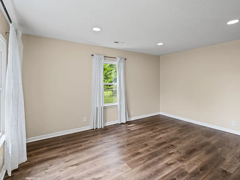 9022 Grand Ave — Photo 9