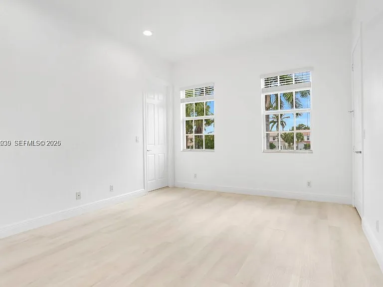 4762 Lakeside Ter — Photo 26