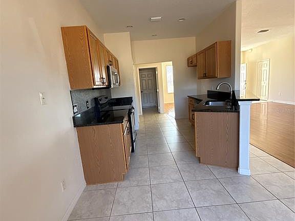 3rd image of 15566 SW 11th Terrace Rd