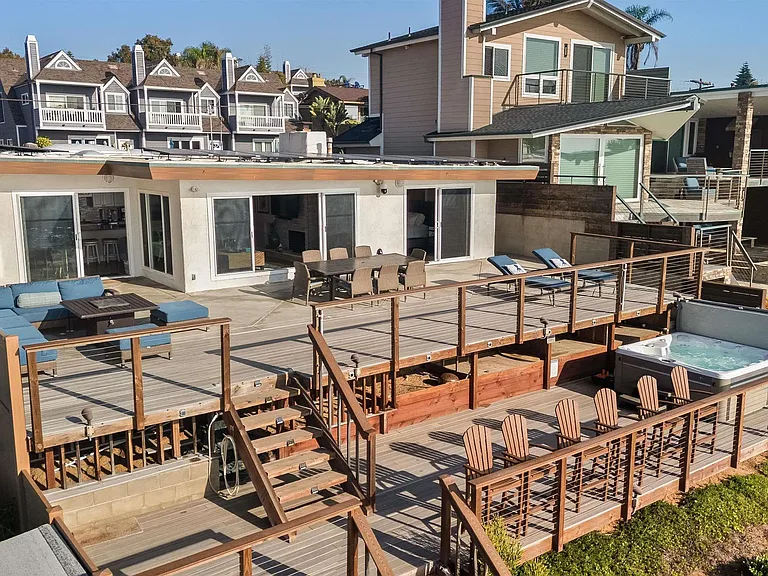 1680 N Neptune Ave — Photo 50