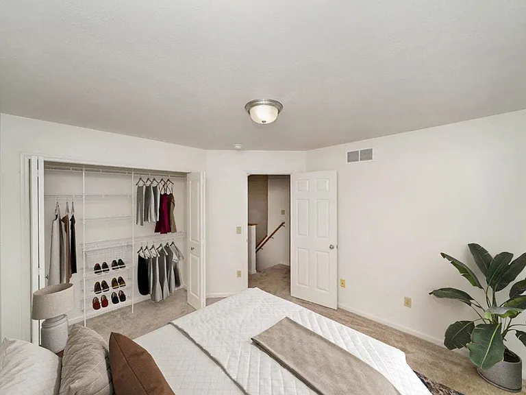 Gull Prairie/Gull Run Apartments and Townhomes — Photo 53