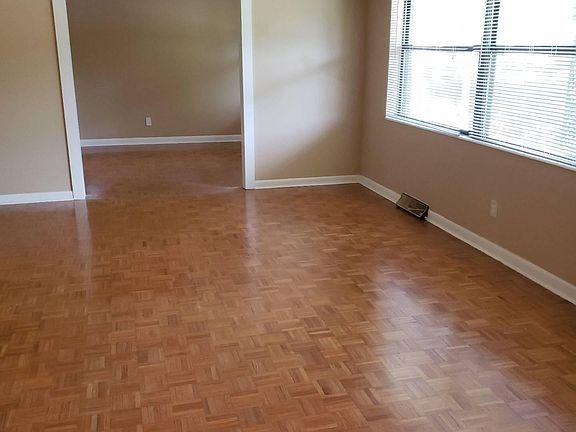 5th image of 7158 Hanson Dr N