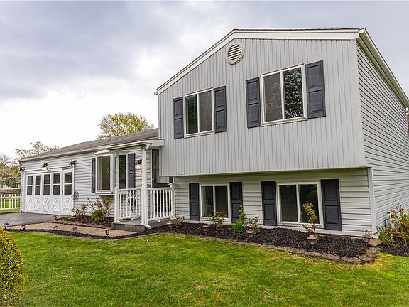 3rd image of 18 Kencrest Cir