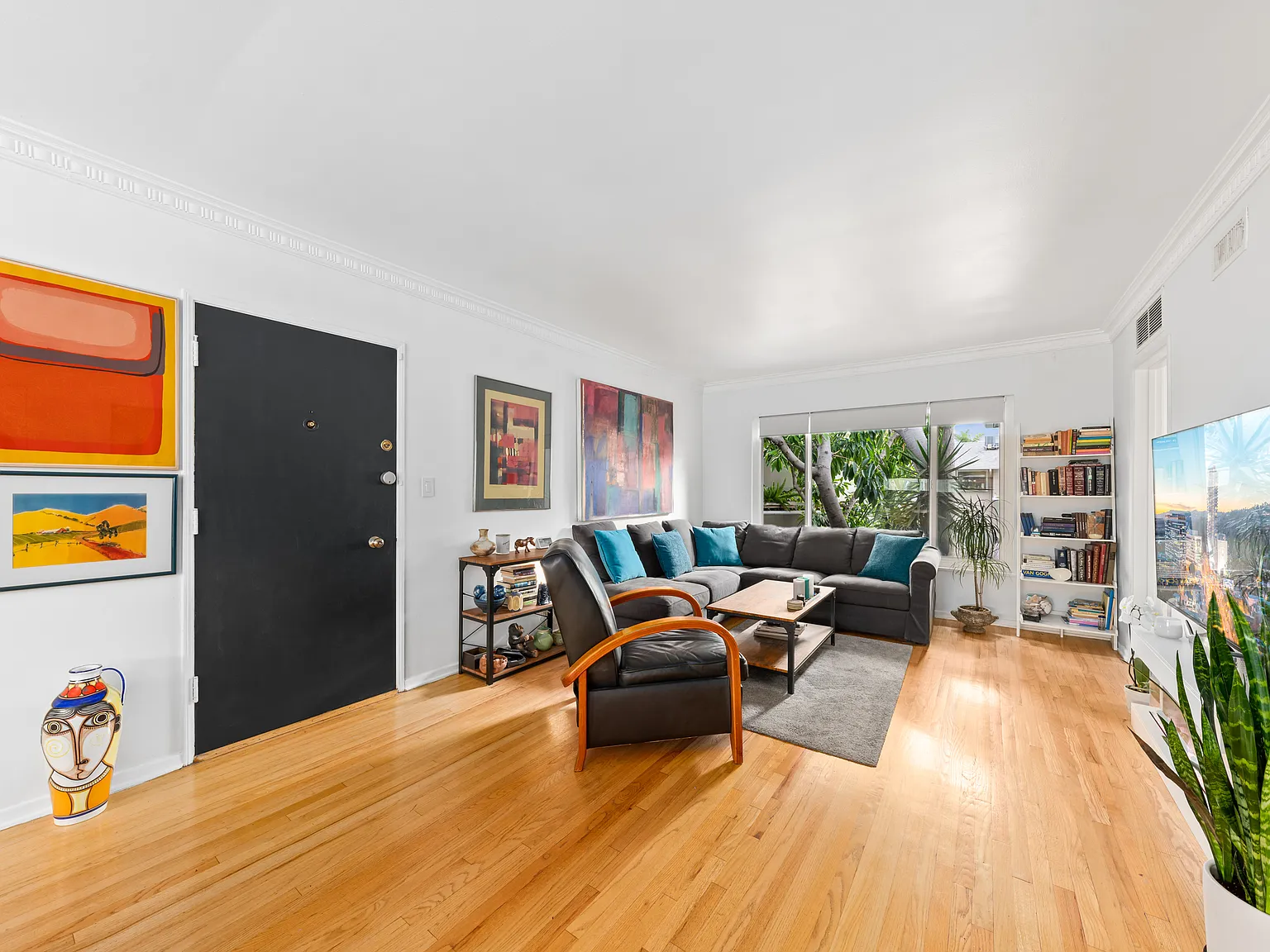 2 bed, 1077 sqft, $4,300 — Photo 3