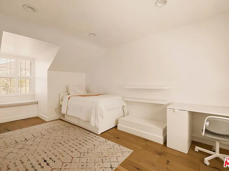 3414 N Knoll Dr — Photo 15