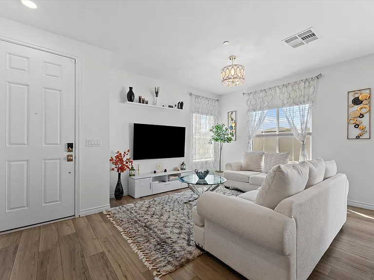237 Callen Falls Ave #2011 — Photo 5