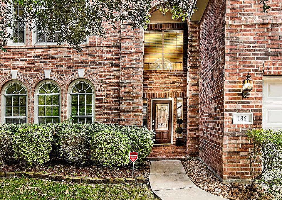 1st image of 186 W Evangeline Oaks Cir