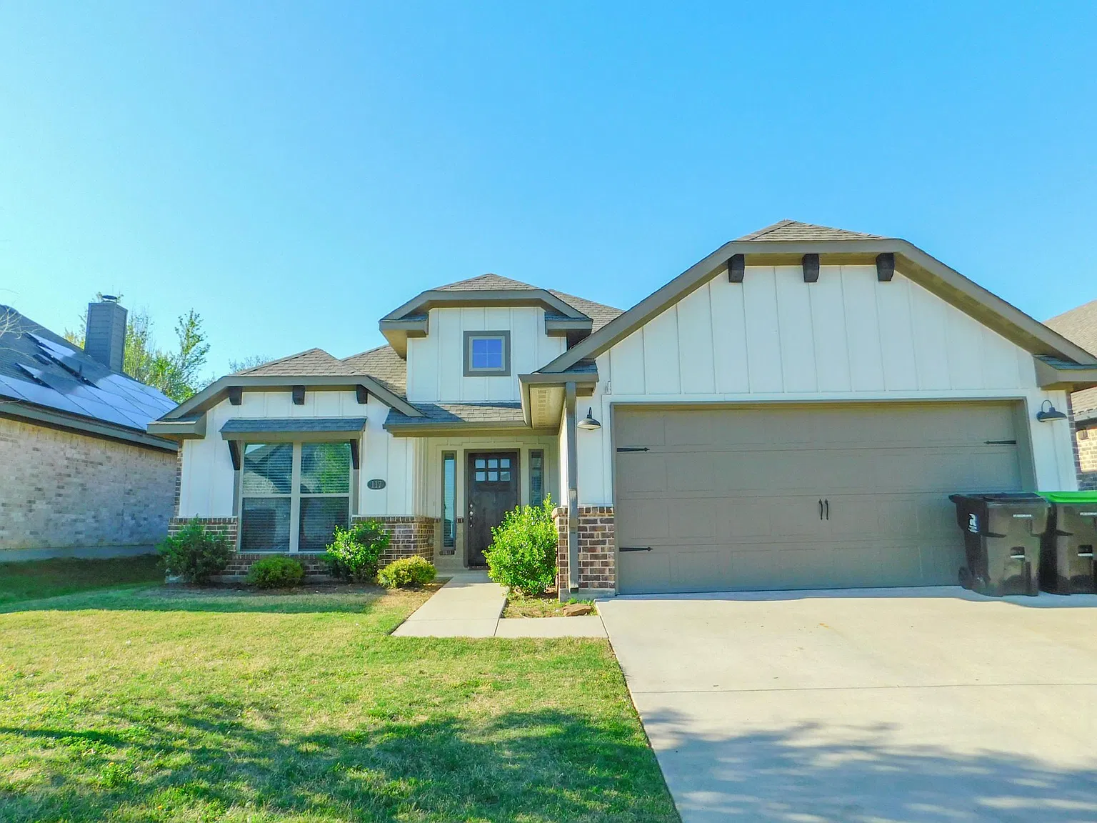 3 bed, 1754 sqft, $1,995 — Photo 3