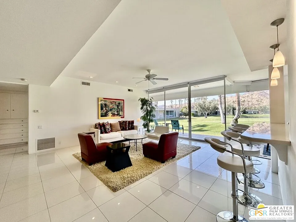2 bed, 3.0 bath, 2621 sqft, $6,500 — Photo 3