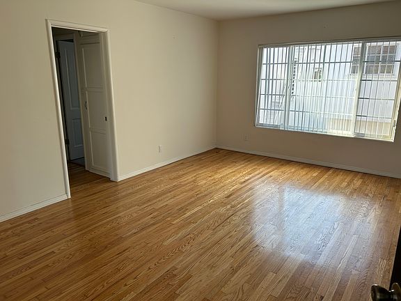 5th image of 501 Avondale Ave #13008