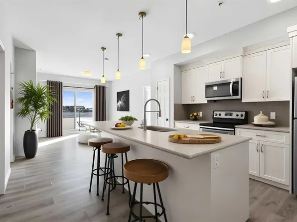 20 S Seton Park SE #305, Calgary, AB T3M 2V4