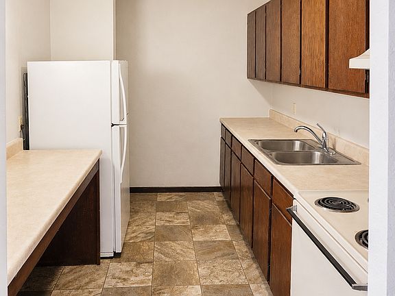 3rd image of 812 Hills Ave #N108